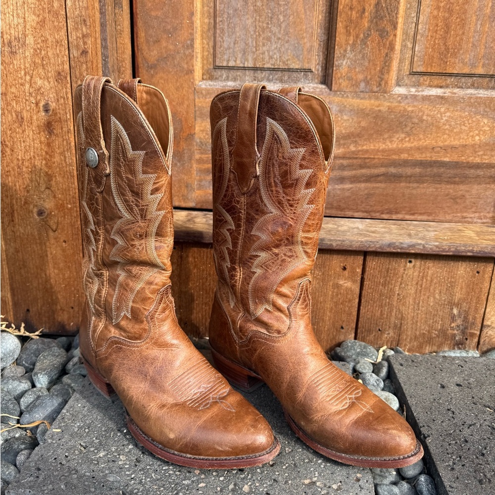Classic Tan Western Cowboy Boots